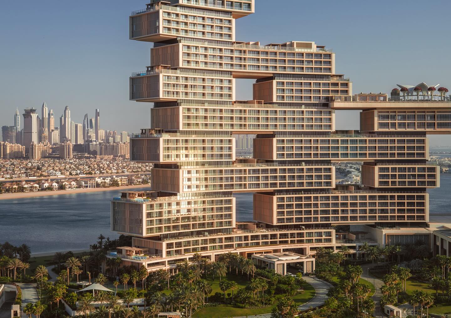Atlantis Royal